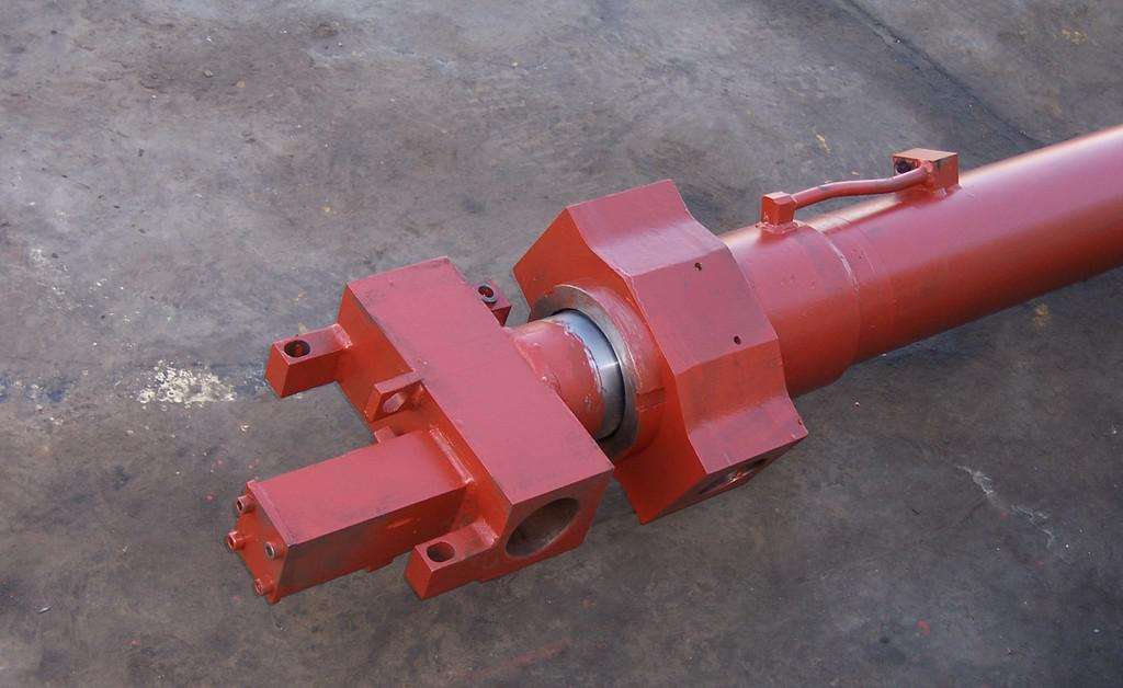 起重機(jī)-俯仰液壓油缸